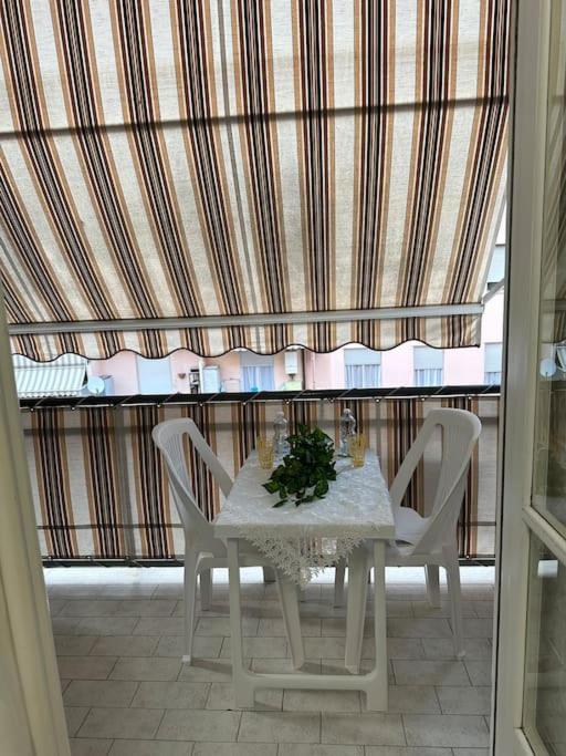 דירות ונטימיגליה Casa Eleonora: A 5 Min Dal Mare + Free Parking מראה חיצוני תמונה
